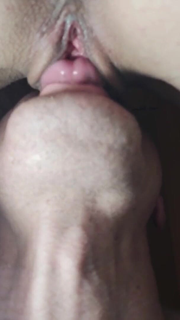 Wet Pussy Fuck: Menjilat pepek secara dekat - pepek ini sangat basah dan orgasme...