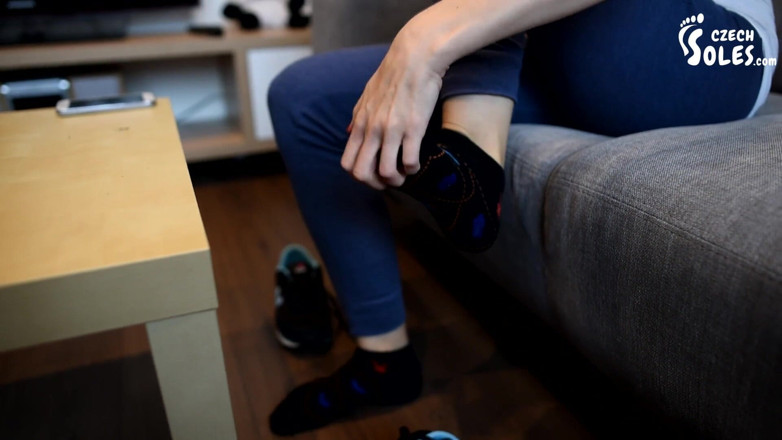 Czech Soles - foot fetish content: Цілитель ніг вилікує ноги