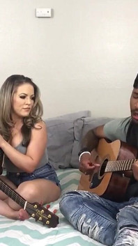 Bobby Adore трахает латину Carmen Valentina его большим черным членом