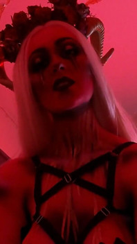 Minthe demon succhia e scopa l'anima fuori da te