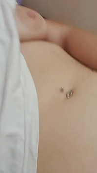 J’explose en me masturbant parce que tu me regardes - bombasse