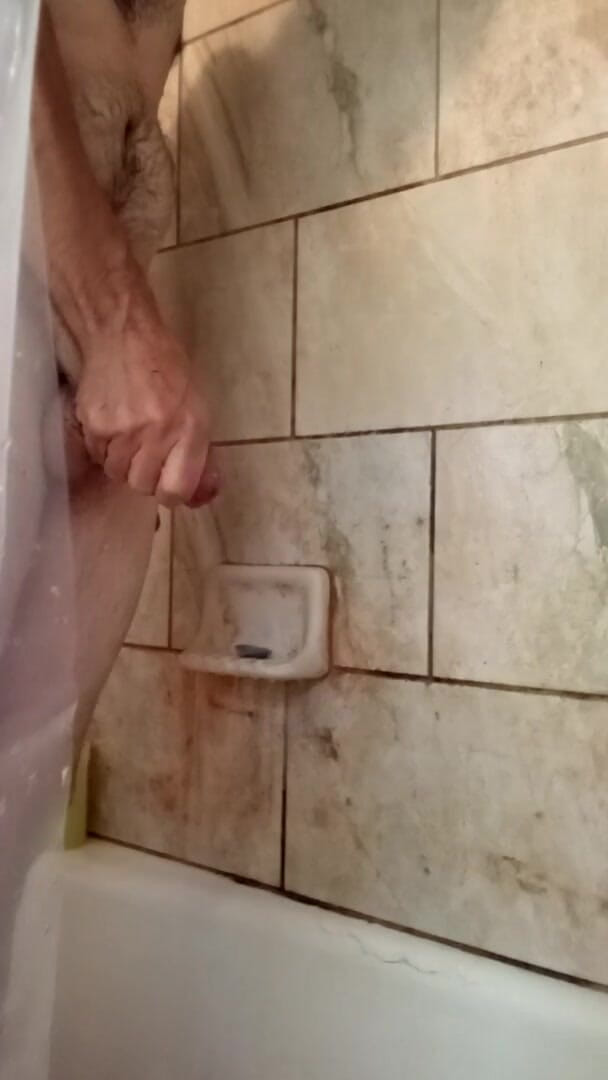 HungBareBackRabbit: O mică distracție la duș cu vibratorul meu de 9"