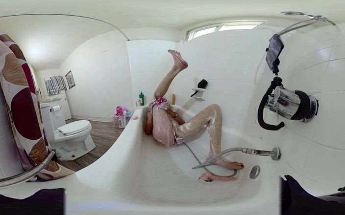 Lizzy Yum: Lizzy yum VR giugno 2025 masturbazione dilatando il bagno amatoriale al...