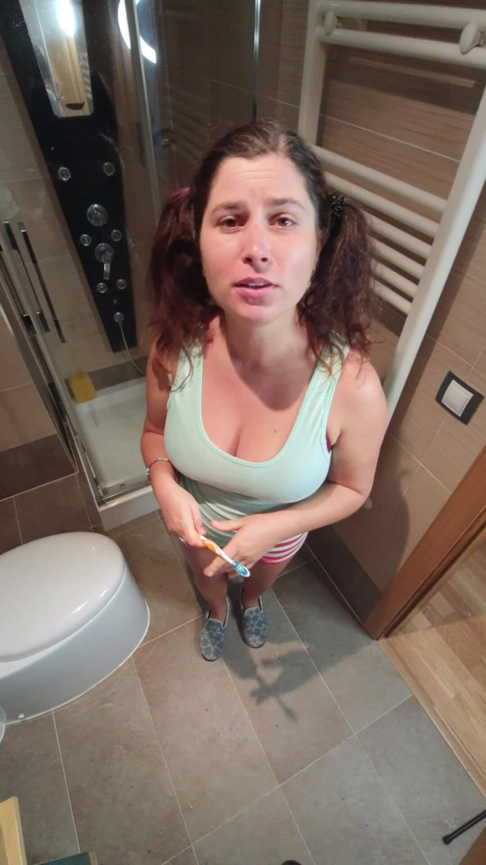 ExpressiaGirl: Stupid Stepdaughter Brushes Her Teeth with Cum, Stepdaddy Cheated Her