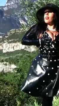 BBW Lady Blowjob in Nature