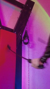 Dominatrix Eva Latex Femdom BDSM Vestito da padrona fetish tacchi alti Grosso sedere MILF in gomma calda