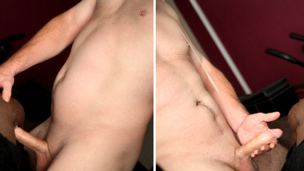 ScottyNaughty69: Büyük yarak siyah oyuncağı derin ve sert sikiyor!