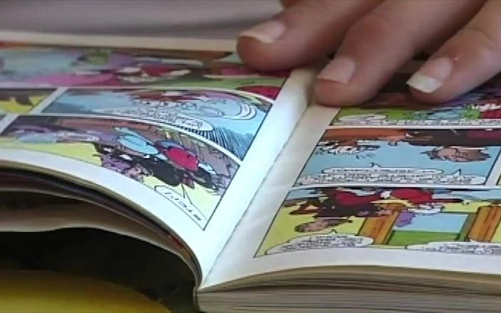 My real dirty life: Nuestra maestra tiene una gran polla y nos gusta chuparla