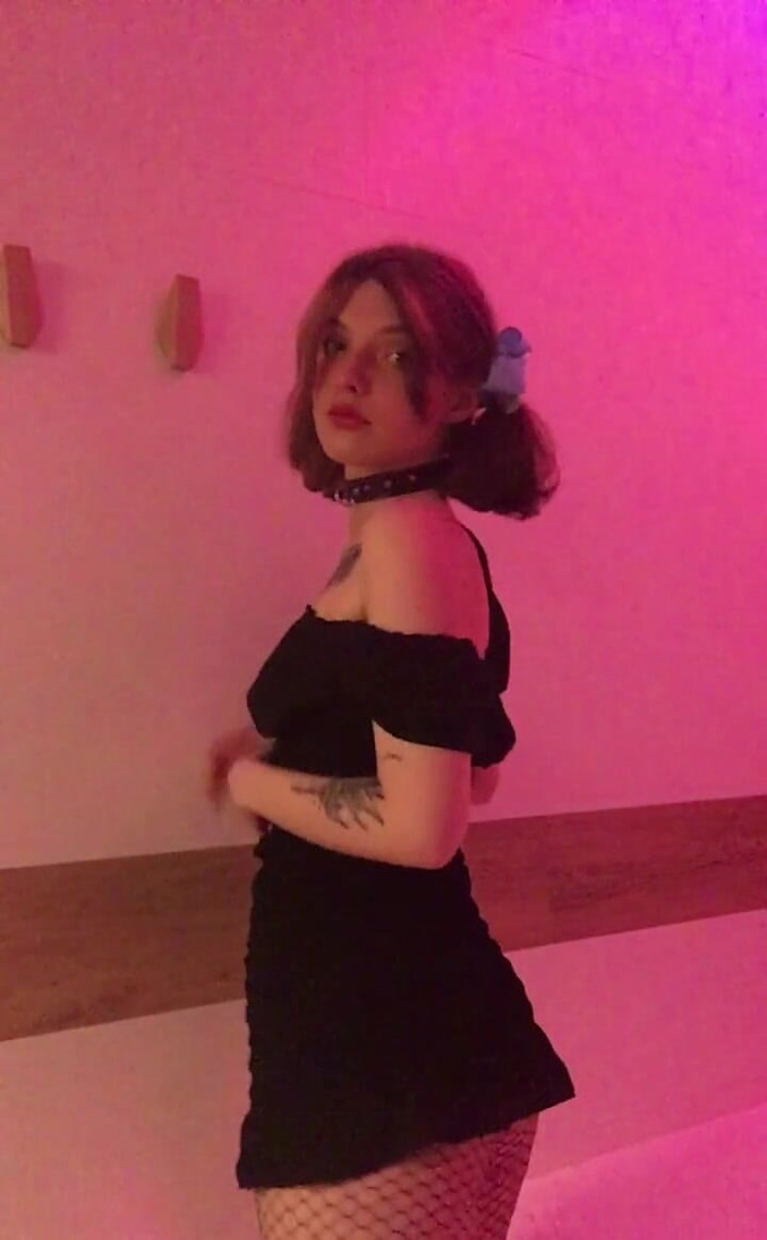 Soft Vulgar: Hiyaaaa! Čas na moje první videa. Aaaah Jsem tak nervózní. Prosím,...