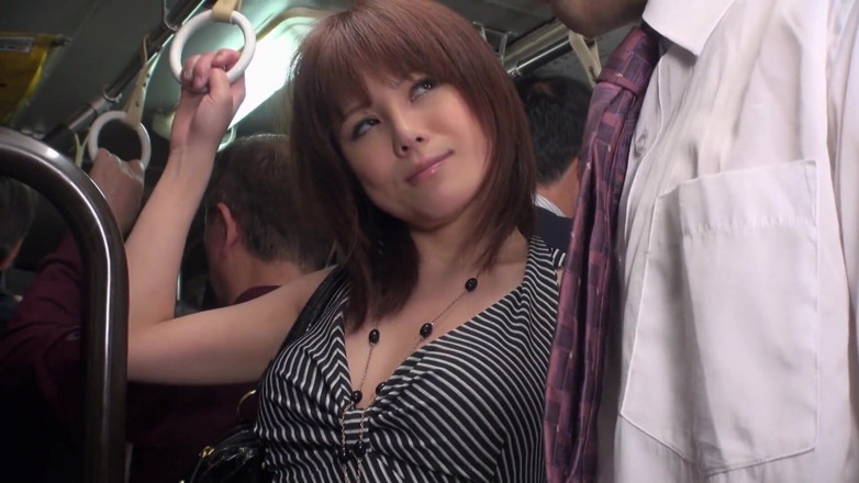 Caribbeancom: Japanese cutie jerking old man's dick in the bus before...