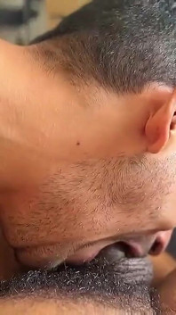 Noah dojí mého ptáka
