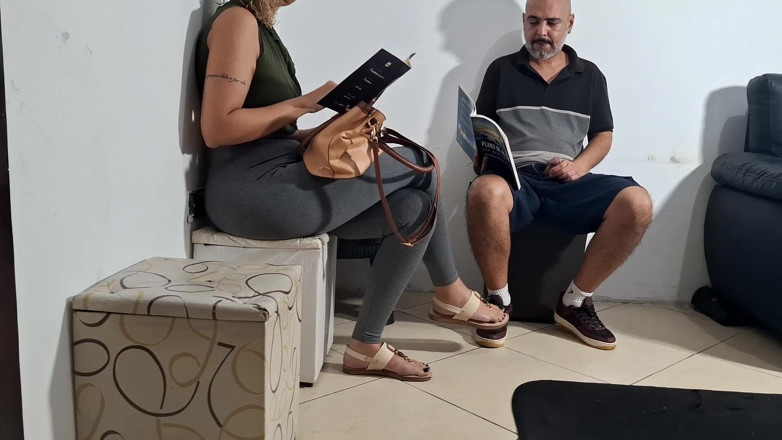 Gabi SweetCouplesStories: Destello de polla en la sala de espera del dentista...
