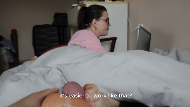 Artur and Diana: Un Aware Footjob and Feet in Hot Cum
