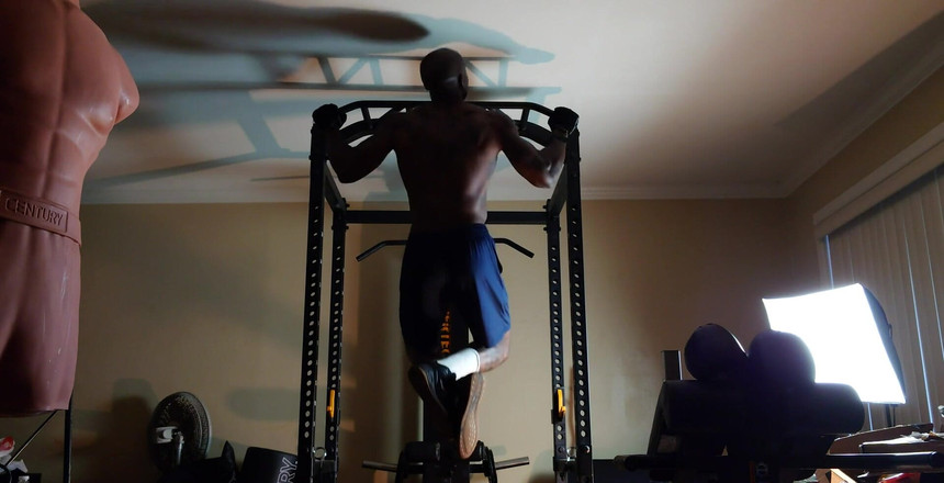 Hallelujah Johnson: Addestramento per mantenere il corpo giusto per portare più contenuti...