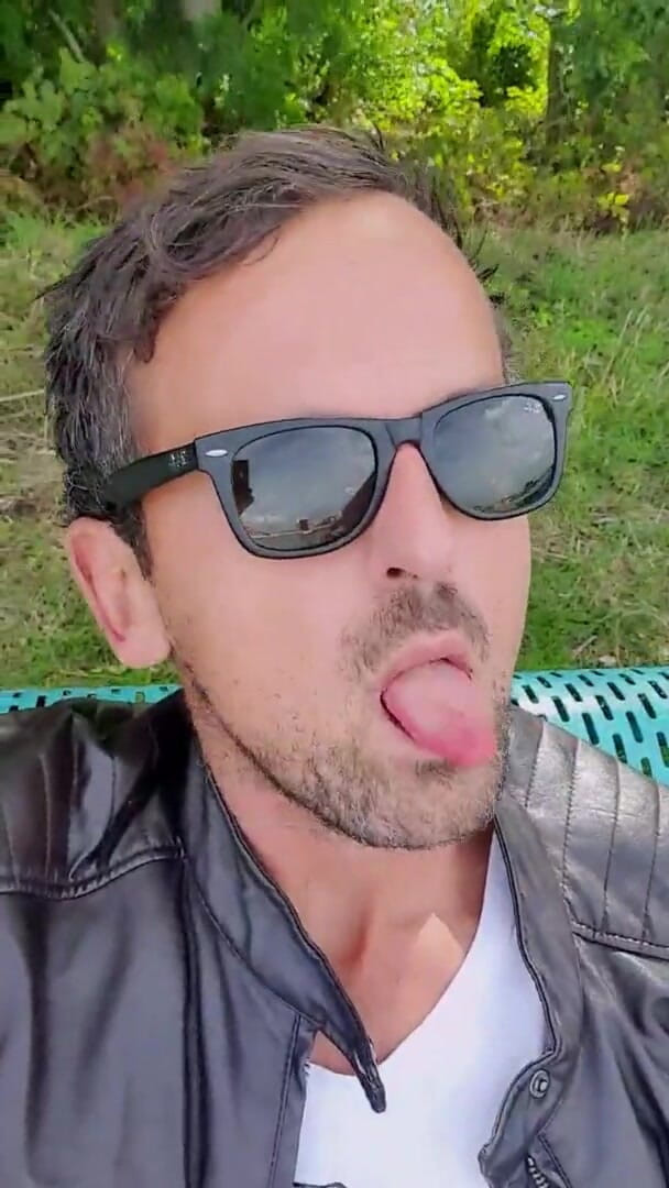 Slutboyben: 本 cam4 在巡航区公开暴露