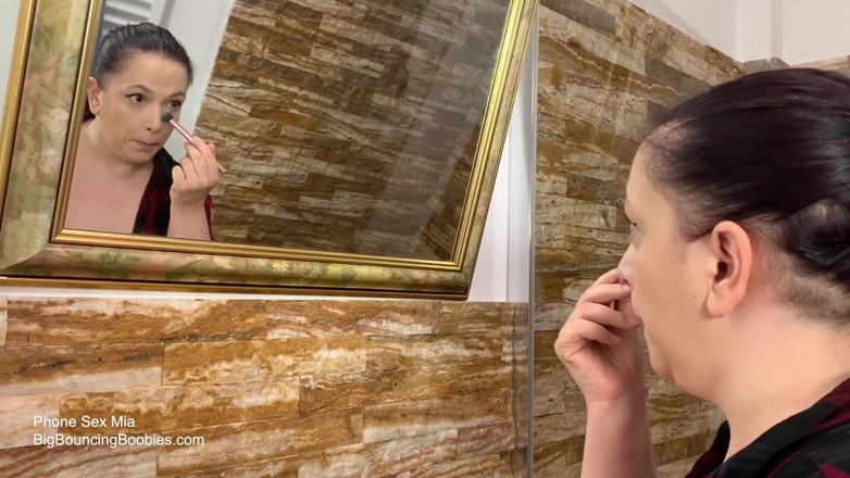 Big Bouncing Boobies: Prsatá bbw Mia v sexuální akci po telefonu
