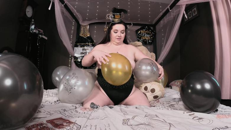 SexyNEBBW: Sexy BBW balloon popping New Years