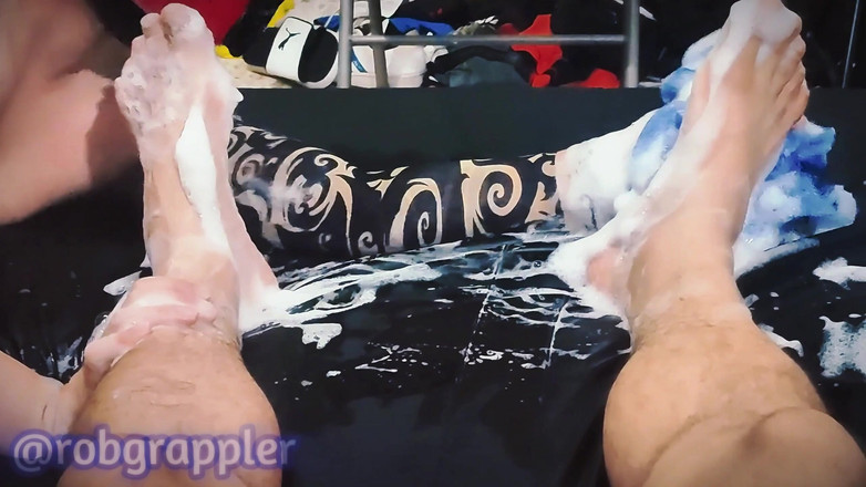 Robgrappler: (volledig) Goddelijke voetdienst: aanbidding, schoonmaken en masseren terwijl ik rook