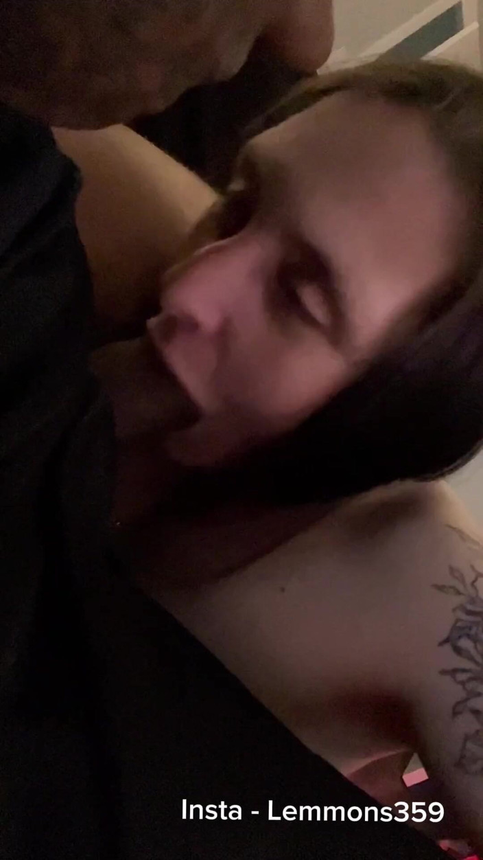 LuluLemons000: Lutschender gut bestückter fremder, während er marvel-rivalen spielt