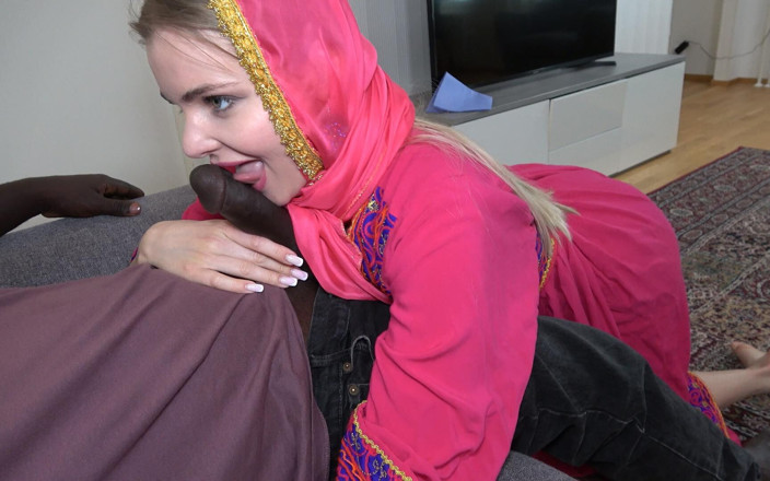 Amateur Homemade Porn: Hidžábská Manželka Svedla BBC Švagra Při Úklidu Domu