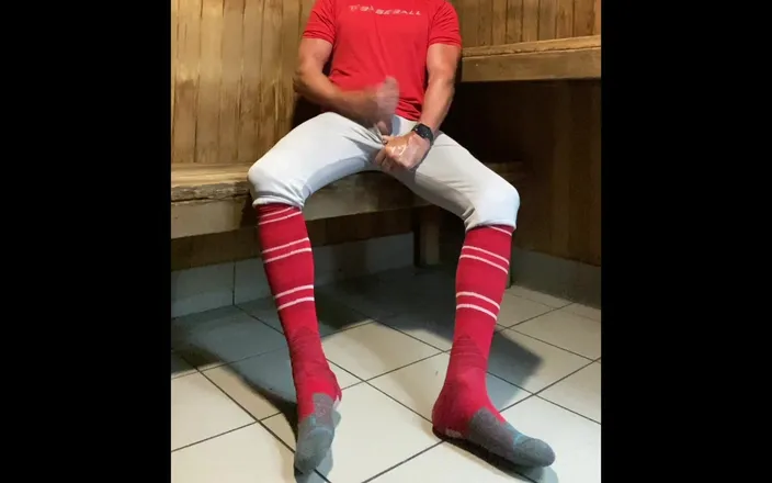 JockDad87: Buff Dilfjockdad87 Almost Gets Caught Jerking in the Sauna