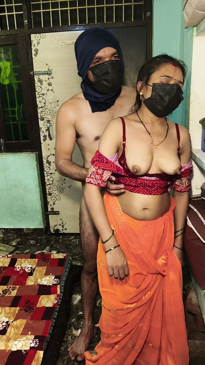 yongboy1: 핫한 인도 여대생 로맨틱 섹스 (18+) 첫 여친이 아름다운 러시아 처녀 소녀의 뒷구멍을 존나게 사랑해