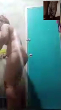 Eine schöne nackte dusche macht mich sehr aufgeregt