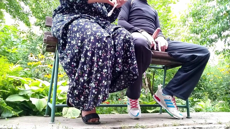 OurFetishLife: Olgun iri güzel kadın seksten önce beni eğitiyor