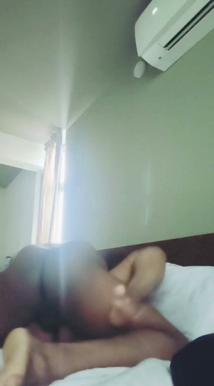 Mallucouple69: 큰 소리로 비명을 지르는 Mallu 마누라