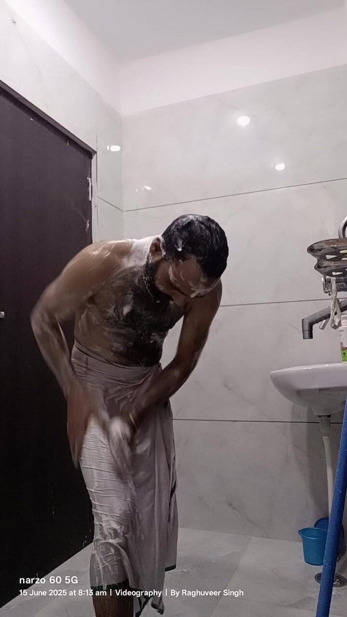 Rajasthani-old-lover: Lelaki Desi Menikmati Air