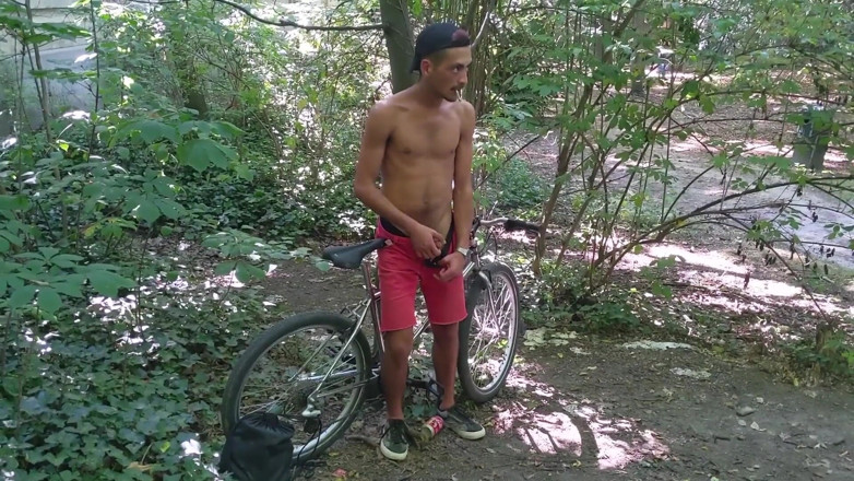 Ridley Dovarez | Gaysight: Theo Jerk-off on a bicycle