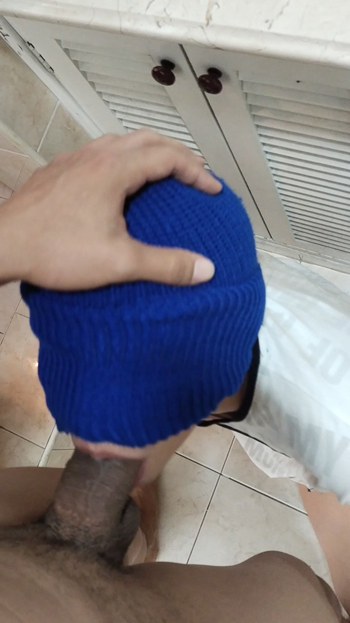 Thiago Florez: Divoké kouření Twink Bubble Butt na tlustém ptákovi ze sousedství