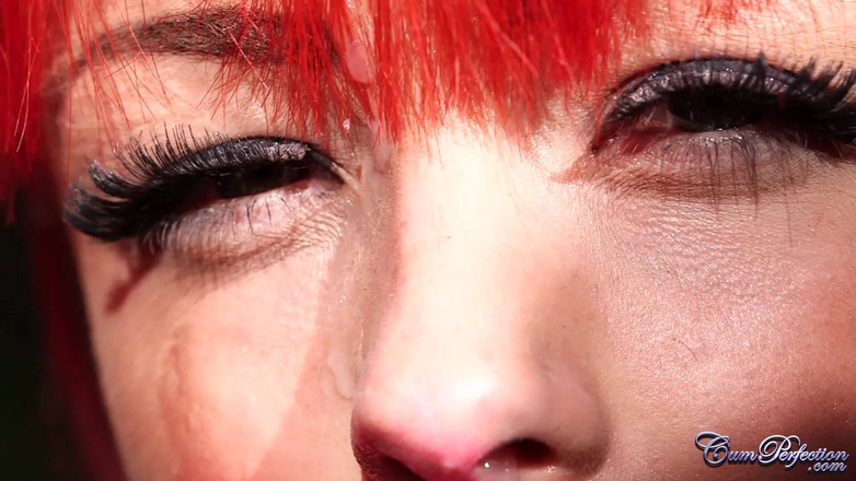 CumPerfection: Facciale nel vicolo