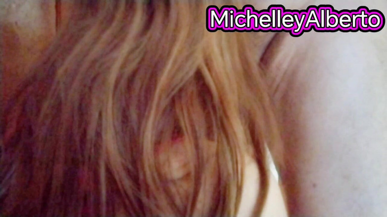 MichelleyAlberto: Michelle在洗完澡后吮吸我的鸡巴