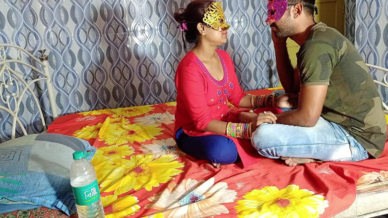 FireeCouple: टीचर ने शादी के बाद छात्रा को घर छोड़ दिया