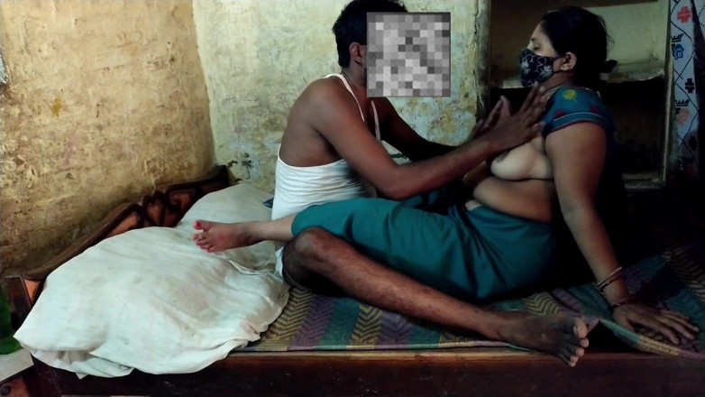 Desi_bhabhi121: Tamil bhabhi coppia romantica
