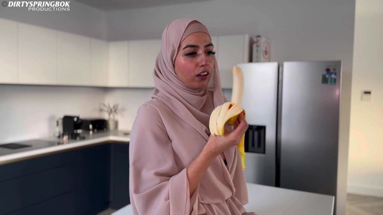Aaliyah Yasin: Chica musulmana hambrienta la rompe rápido con bbc