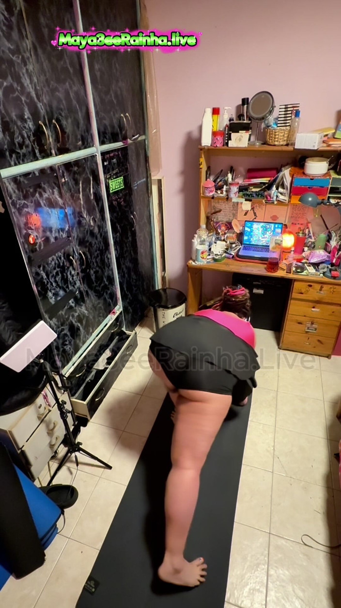 Goddess Maya3ee Rainha: Alongamento De Yoga: Empurrando Meu Corpo Ao Limite