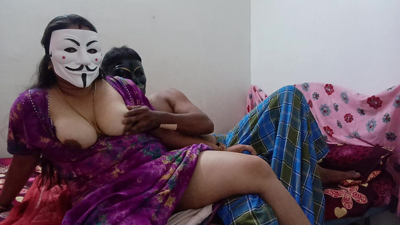 Muruga: Video làm tình bằng mặt của dì và chú Mew Ấn Độ