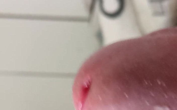 Big Pisser: Smegma schwanz braucht orale reinigung