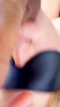 Teen prima sculacciata bdsm in faccia, gola profonda, spaccata e ingoio