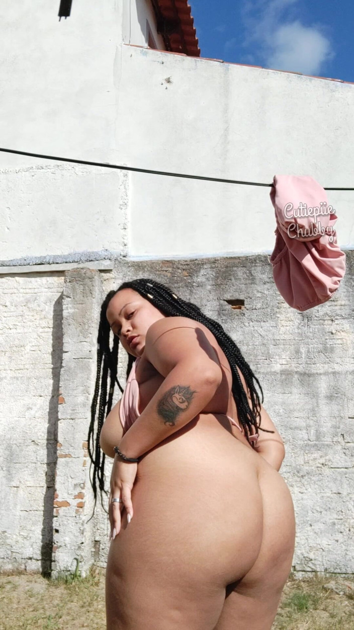 Cutiepiie Chubby: Cewek semok ini lagi asik masturbasi memeknya sampai kencing di...