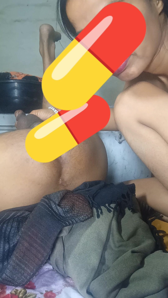 Mrandmrsvema22: Lamer culo hombres mamada anal folla mi apretado culo redondo...