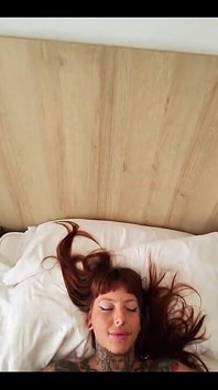 น้ำเงี่ยนแตกคาหัวนมวันหยุด!