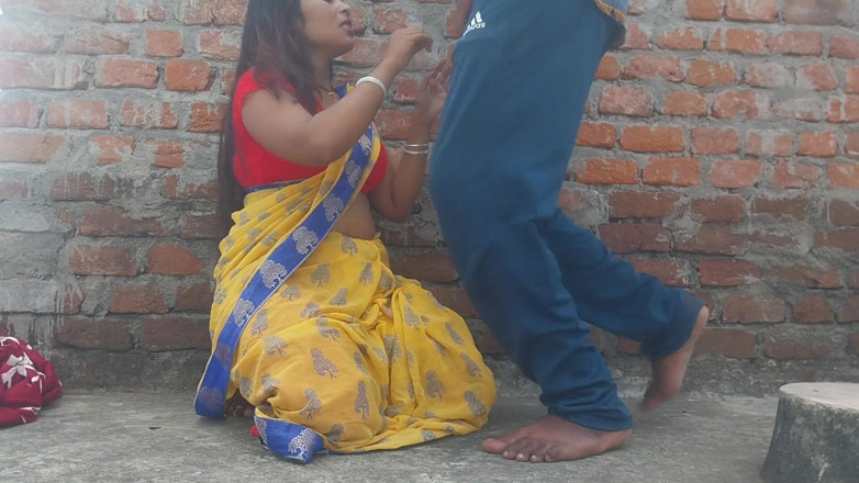 Pooja raniji: Deshi Pooja Bhabhi Come in Oldest House Chhat Fast Floor...