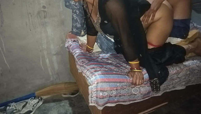 Savita5343: Bhabhi panas menangkap saya semasa saya melancap sepenuhnya di dalam...