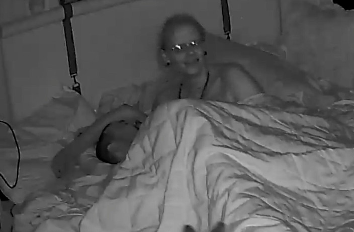 KittieNoOne: Are parte de o muie înainte de a merge la culcare