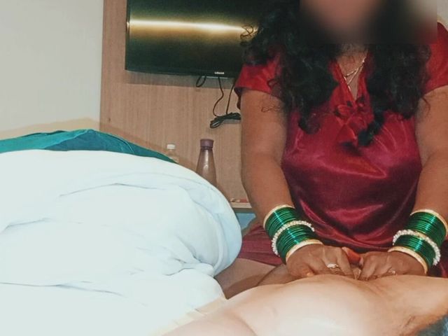 Part 1. Body Oil Massage Turn Into Hard Sex. Desi Bhabhi Full Hard Fuck (Harder 299)