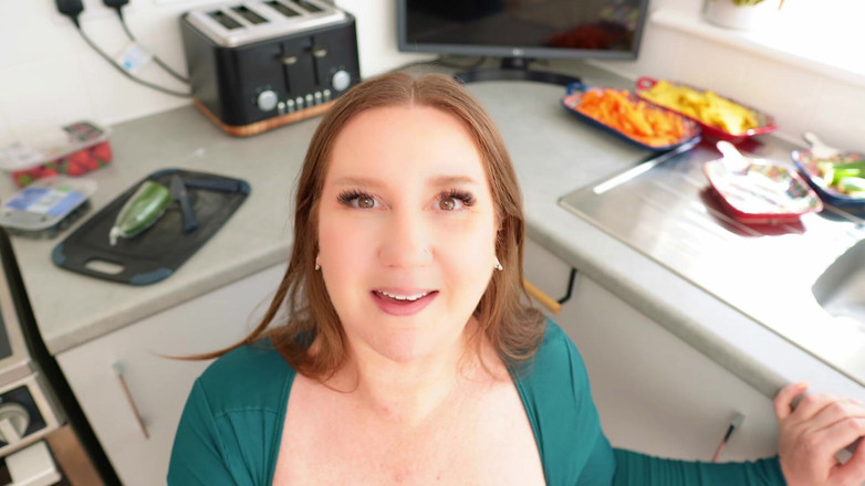 Harley Taboo: Nutrendo la tua matrigna migliore amica - Parte 2 HD