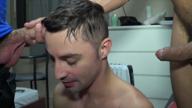 Kinky Bareback Boys: Komsin fucked bareback by the Kinky Dalessando